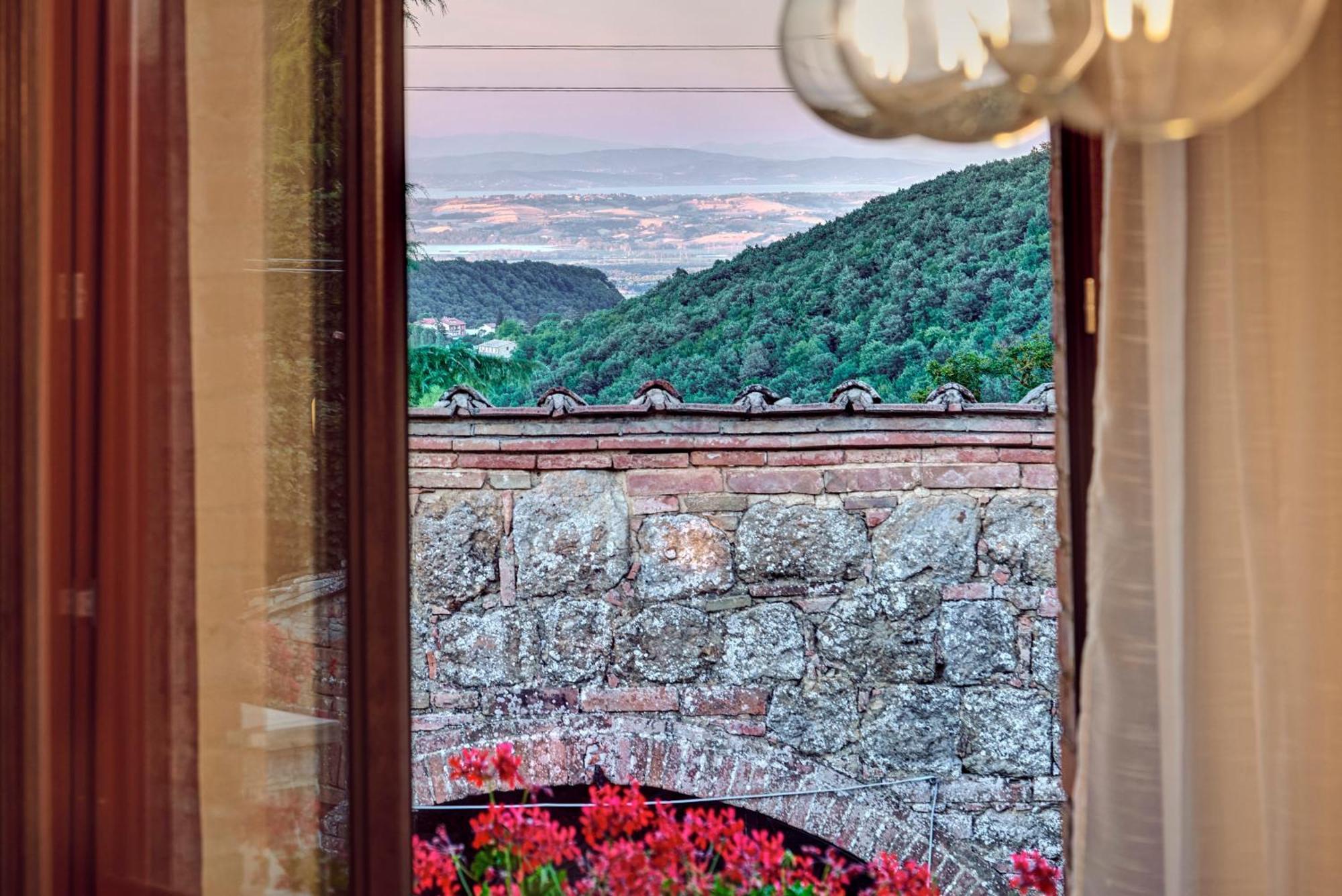 Agriturismo Il Casalone Montepulciano Stazione Habitación foto